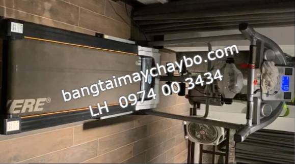 Nhìn băng tải máy chạy bộ cũ có biết được chạy nhiều hay ít