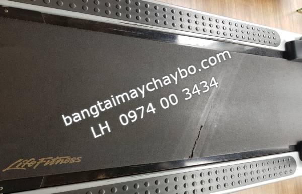 Báo giá thay băng tải máy Life fitness khách hàng sợ hết hồn