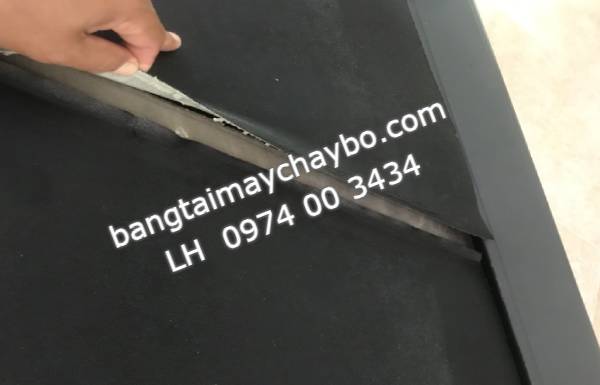 Thảm máy chạy bộ bung tuột mối ép vì tra nhiều dầu máy may