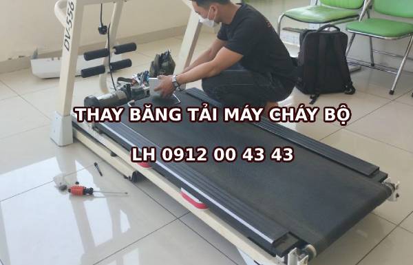 Khách hàng mặc cả giá mua băng tải máy chạy như đi chợ